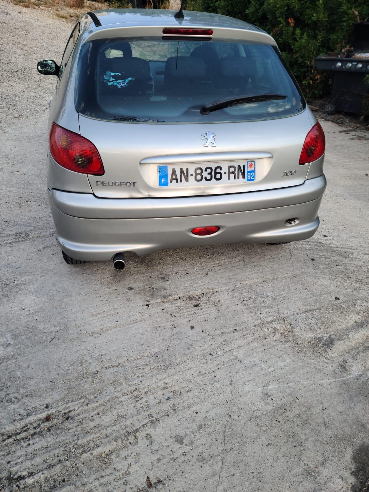 Peugeot 206 - Essence — photo 2 sur 4