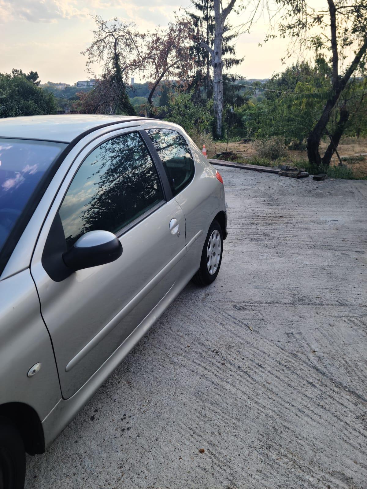 Peugeot 206 - Essence — photo 3 sur 4