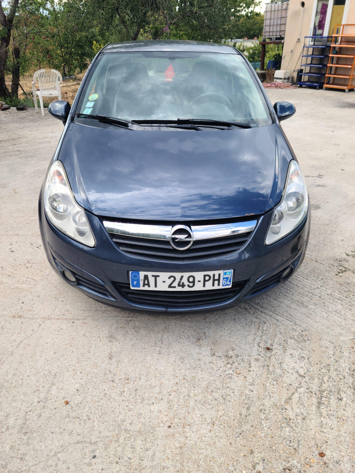 Opel corsa D — photo 1 sur 8