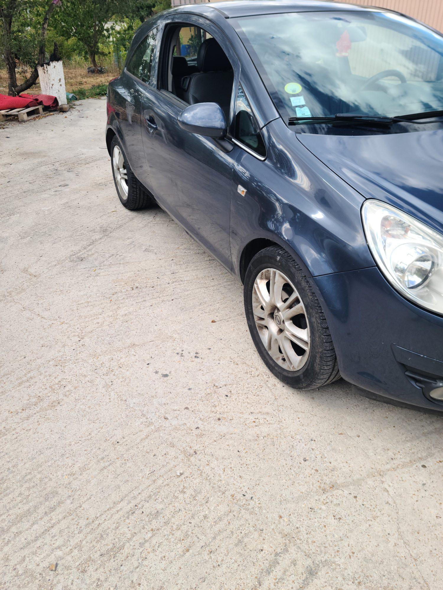 Opel corsa D — photo 2 sur 8