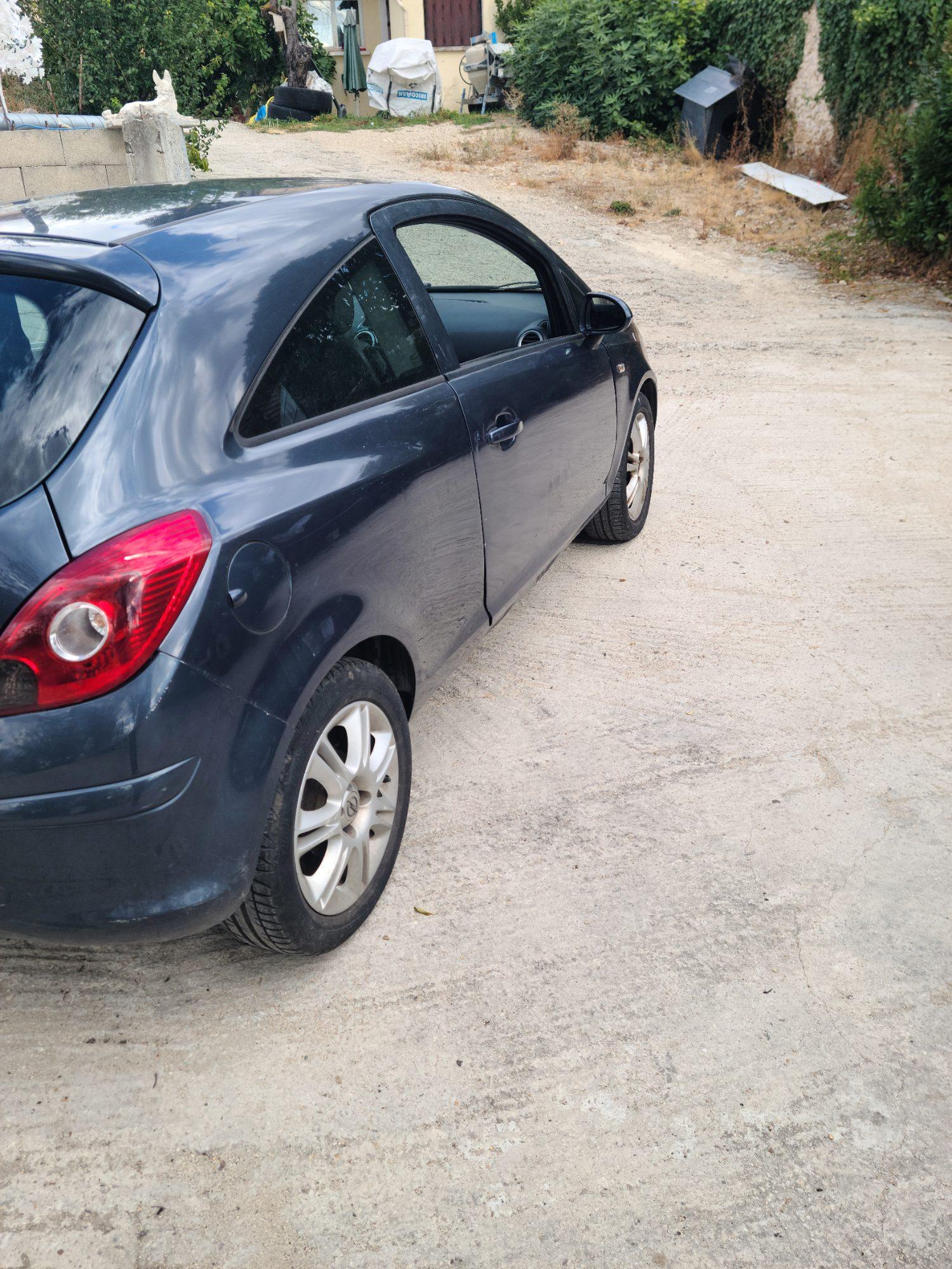 Opel corsa D — photo 3 sur 8